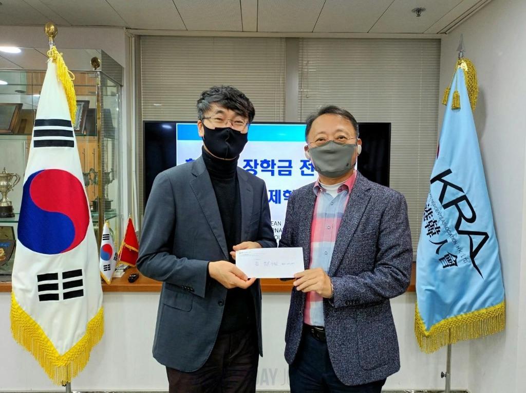 홍콩 한국국제학교, 함영실장학금 전달식 거행.jpg