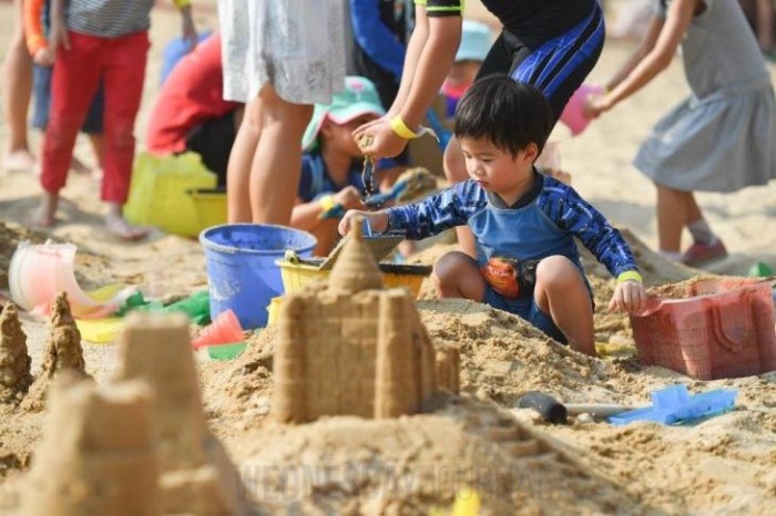 5월 5일부터 수영장 재개, 19일부터 술집도 운영 허용.jpg