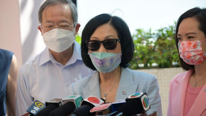 레지나 입, 매우 기대되는 격리 관련 정부 발표 암시.jpg