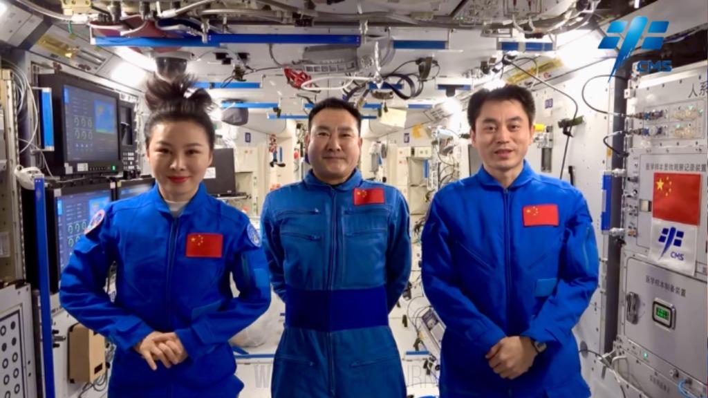 중국, 4차 우주비행사 선발…일부는 홍콩·마카오 출신 뽑기로2.jpg