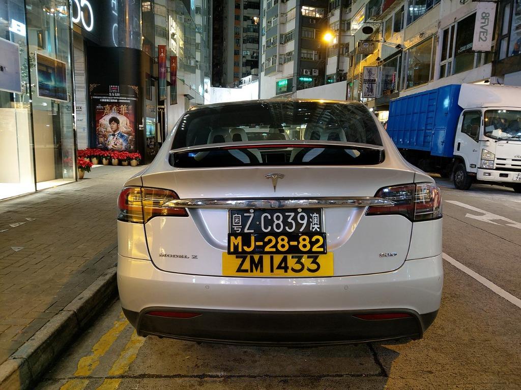 중국홍콩마카오 3개 번호판을 단 차량.jpg
