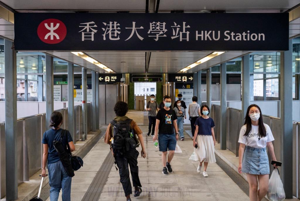 홍콩 8개 공립대서 중국 본토 교수 4년간 35% 늘어.jpg