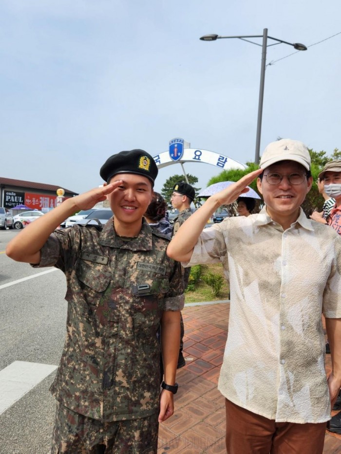 논산훈련소 퇴소식 사진.jpg