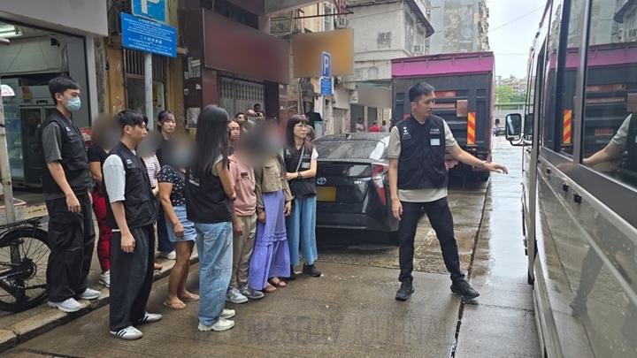 무면허 치과 운영 필리핀 가사도우미 6명 체포.jpg