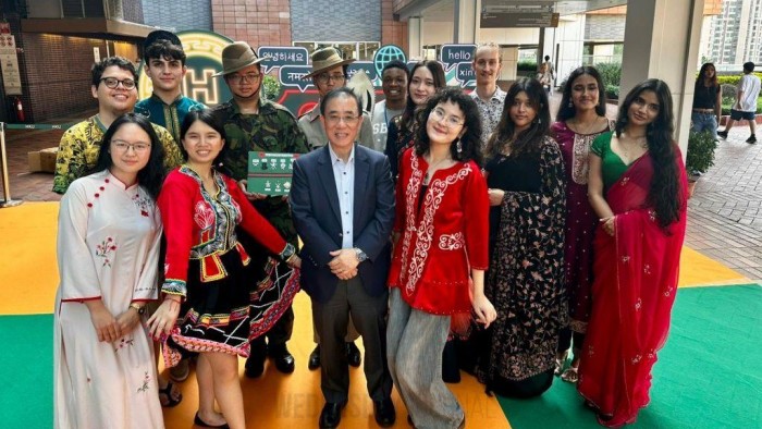 홍콩대 외국학생.jpeg