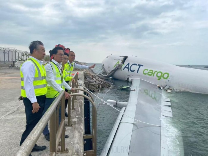 활주로 재개.jpeg