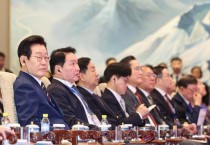 9년 만에 열린 한중 비즈니스 포럼…AI·K팝 등 민간 협력 강화.jpg