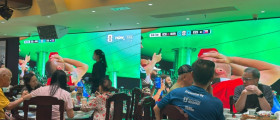 [홍콩뉴스] "맥주 대신 딤섬" 아침 월드컵에 홍콩 축구팬들 식당서 환호성