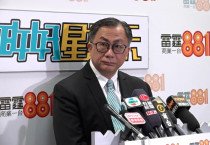 홍콩 소아과 전문의, 코로나 백신 서둘러 접종 촉구.jpg