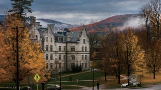 [이강렬 박사의 교육칼럼] 2023학년도 미국 대학 얼리 문은 정말 좁았다.