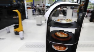 중국산이 점령한 서빙로봇…'보안 사각지대' 논란