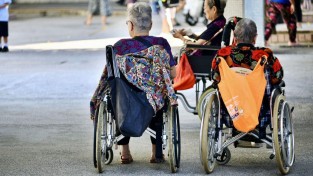 [홍콩뉴스] "홀로 계신 어르신 안부, 문이 확인한다"... 홍콩 공공주택에 도입된 '스마트 도어 센서'