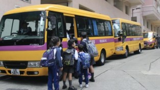 [홍콩뉴스] 중동발 유가 폭등에 홍콩 통학버스 업계 비명