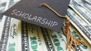 [이강렬 박사의 교육칼럼] 아빠 소득이 3억원에 미국 대학 장학금 받고 싶어요