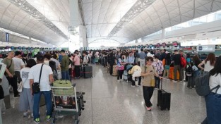 [홍콩뉴스] "비행기 값이 영국행 맞먹네" 일본행 티켓값 폭등