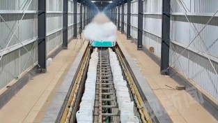 中 "자기부상 시험서 2초만에 시속 700㎞…세계 최고 속도"