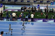 사람처럼 달리고 때리고 일한다…관객 환호 속 中서 로봇운동회