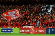 홍콩 축구경기 中국가 연주때 등돌렸다고 체포…사복경찰이 감시해