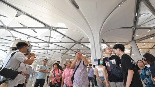 [홍콩교통] 보안국, 주민 1,500명에게 신항 황강항 사전 공개 행사 개최