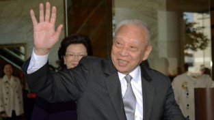 [퉁치화 별세] "홍콩 경제의 거목이 지다"… 홍콩 전역, 경제계 일제히 추모