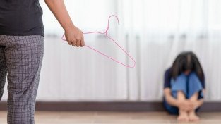 [홍콩뉴스] "아동학대 67% 폭증"… 홍콩 아동보호 단체, 처벌법 전면 재검토 촉구