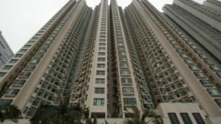 [홍콩뉴스] 두 살·세 살 형제를 개장에 가둔 인도네시아 가정부 체포