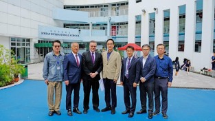 이준식 전 교육부총리 한국국제학교 방문