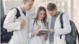 [이강렬 박사의 교육칼럼] 국제학생도 미국 의대 BS/MD 과정에 진학할 수 있을까?