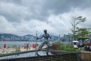홍콩영화와 영화관광의 매력 (Classical Hong Kong Films and Film Nostalgia-induced Tourism)