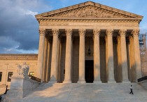 [홍콩경제칼럼] 미국의 헌정 위기와 불확실성이 상수가 된 시대 - 무역법 122조로 옮겨붙은 트럼프 관세 전쟁과 시장의 생존법 - 박완기 홍콩법정변호사