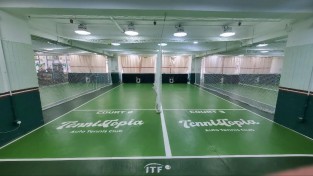 올해 개장한 가장 큰 테니스 실내 연습장 테니스토피아