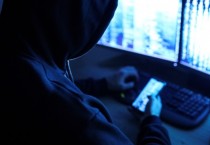 [홍콩뉴스] "정부 공문인 줄 알았는데..." QR 코드 찍었다간 정보·돈 다 털린다