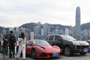짙은 썬팅 차량, 홍콩 규제의 '이중 기준' 논란 촉발