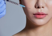 [홍콩뉴스] 홍콩 여성, 서울의 불법 시술소에서 보톡스 맞고 부작용 호소