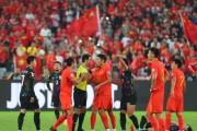 홍콩, 29년 만에 축구로 본토 제압…중국은 퇴장만 3명