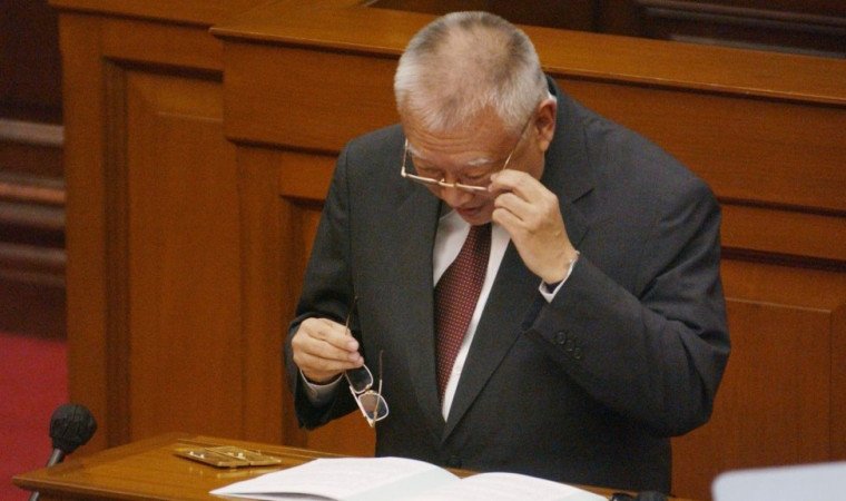 "선박왕 가문에서 홍콩 초대 수반까지" 퉁치화의 파란만장했던 생애