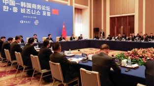 李대통령 "韓中기업, 천만금보다 귀한 이웃…협력의 배 띄워달라"