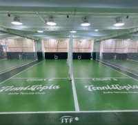 올해 개장한 가장 큰 테니스 실내 연습장 테니스토피아